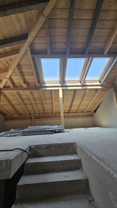 Duplex 5 camere, 220mp, garaj, zona Campului