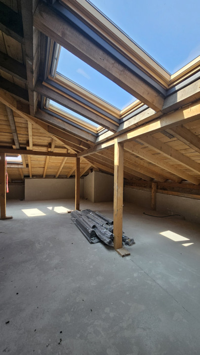 Duplex 5 camere, 220mp, garaj, zona Campului
