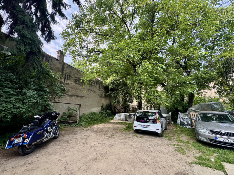 Spațiu pentru restaurant, bucătărie 120 mp, curte/terasă 400 mp, zona Centrală