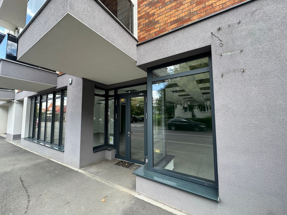 Spațiu comercial cu vitrină, 157 mp, parter, TVA inclus, zona Interservisan
