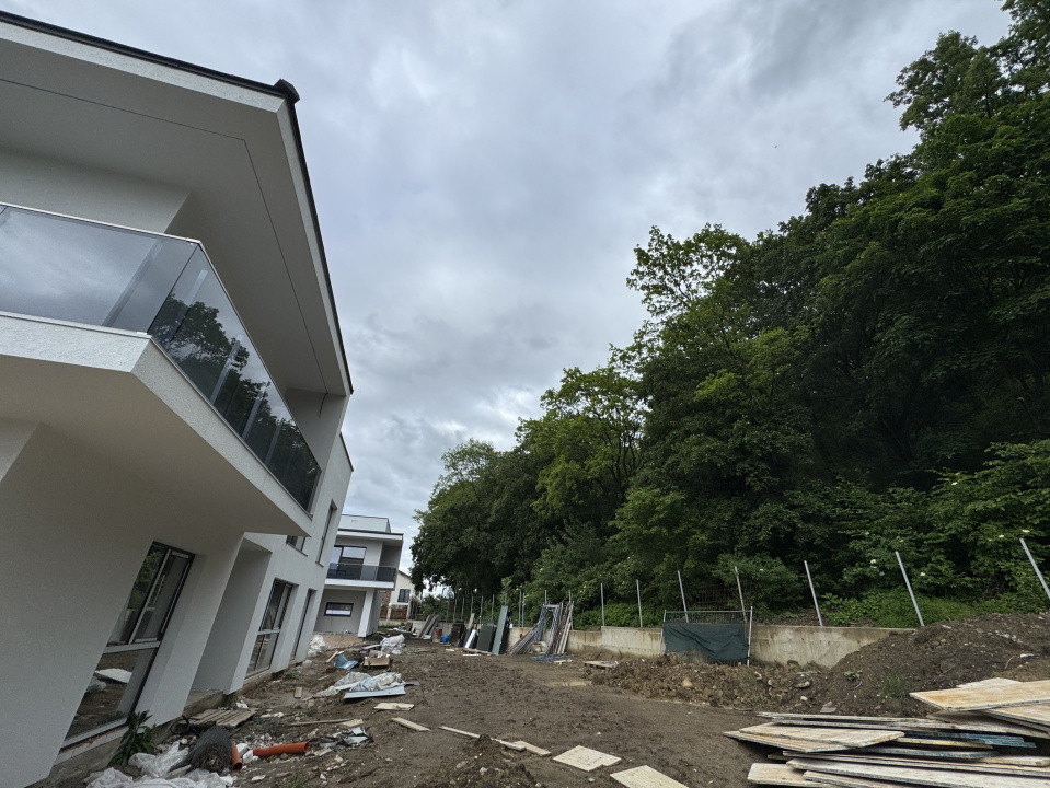 Casa individuala, 140 mp, 4 camere, teren liber 300 mp, Dezmir