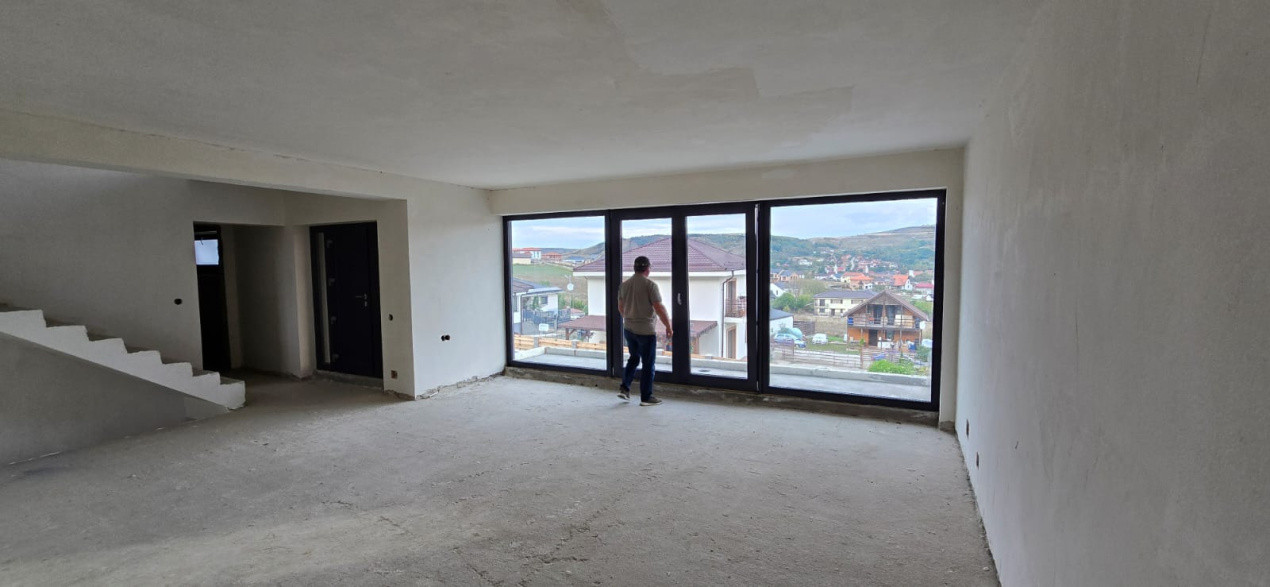 Casa individuala semifinisata noua, teren 640 mp, Chinteni