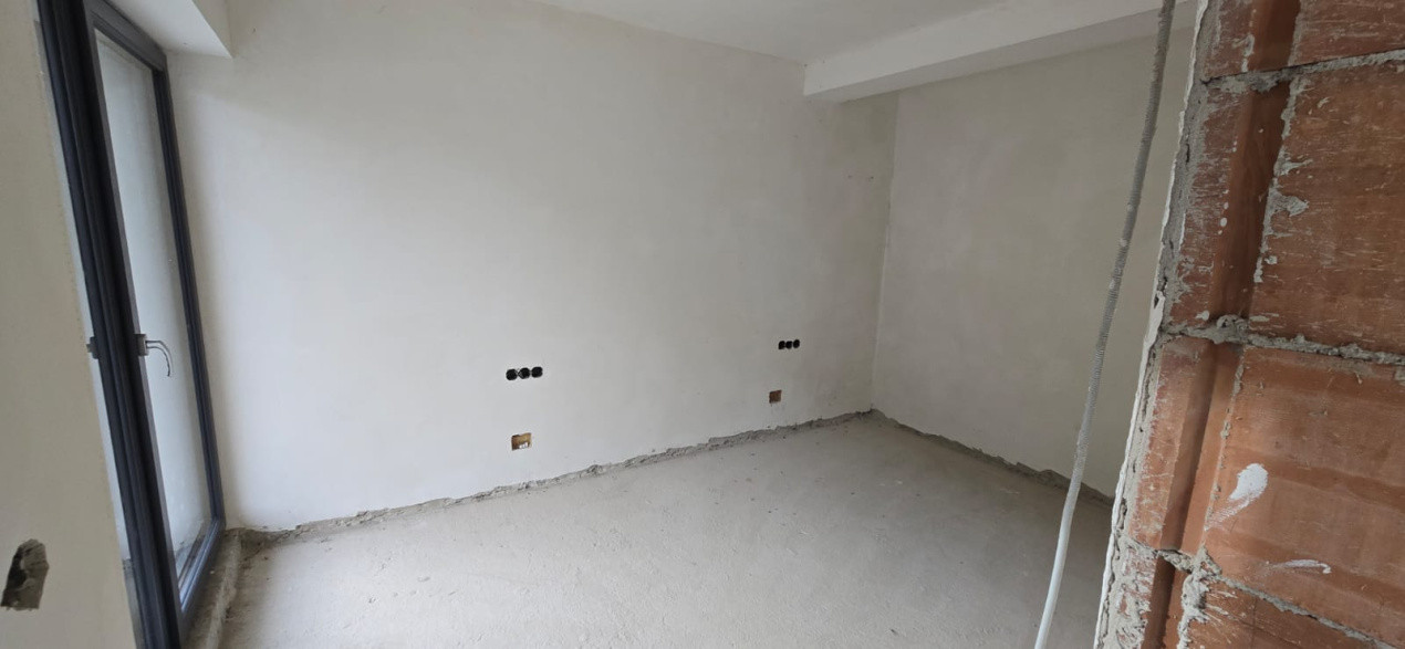 Casa individuala semifinisata noua, teren 640 mp, Chinteni