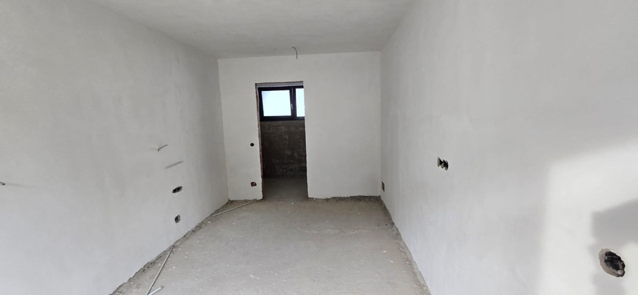 Casa individuala semifinisata noua, teren 640 mp, Chinteni