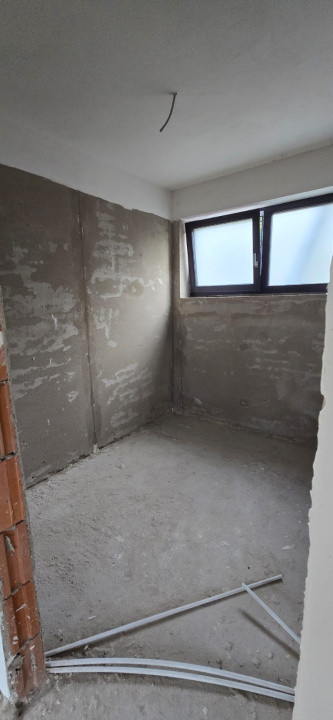 Casa individuala semifinisata noua, teren 640 mp, Chinteni