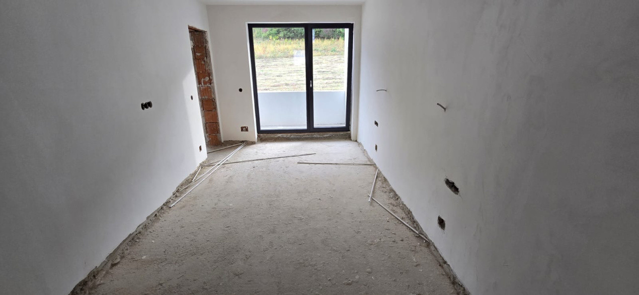 Casa individuala semifinisata noua, teren 640 mp, Chinteni