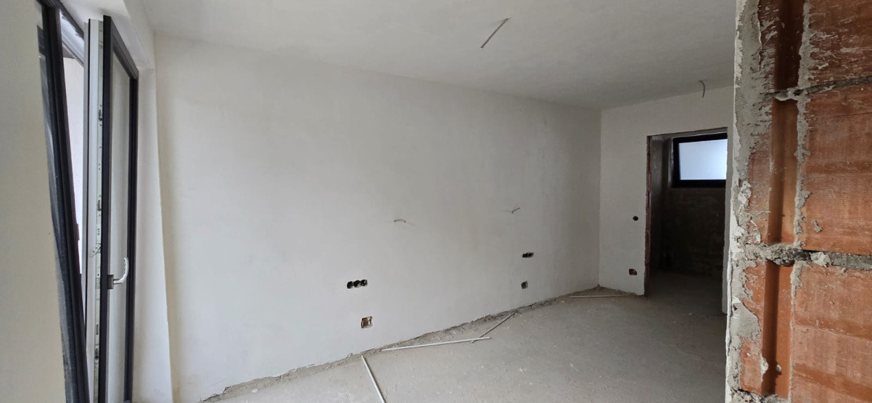 Casa individuala semifinisata noua, teren 640 mp, Chinteni