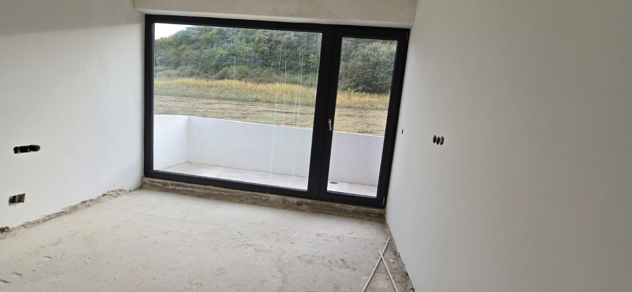 Casa individuala semifinisata noua, teren 640 mp, Chinteni