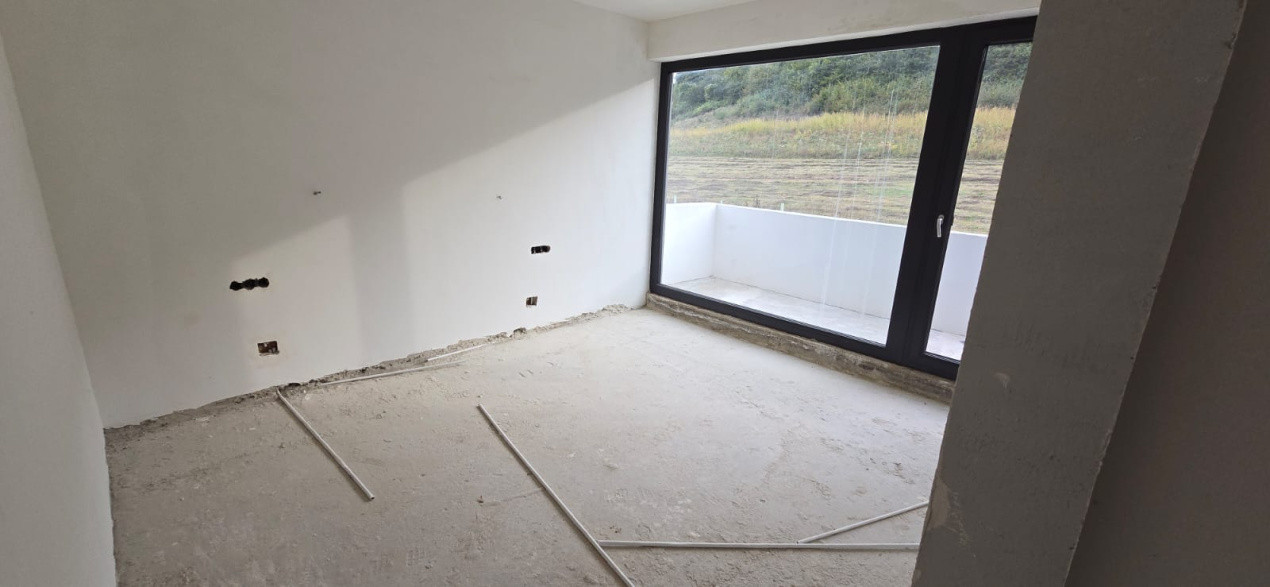 Casa individuala semifinisata noua, teren 640 mp, Chinteni