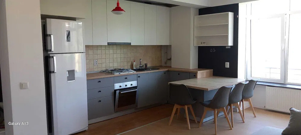 Apartament cu 3 camere, 66 mp, balcon, zona Eroilor