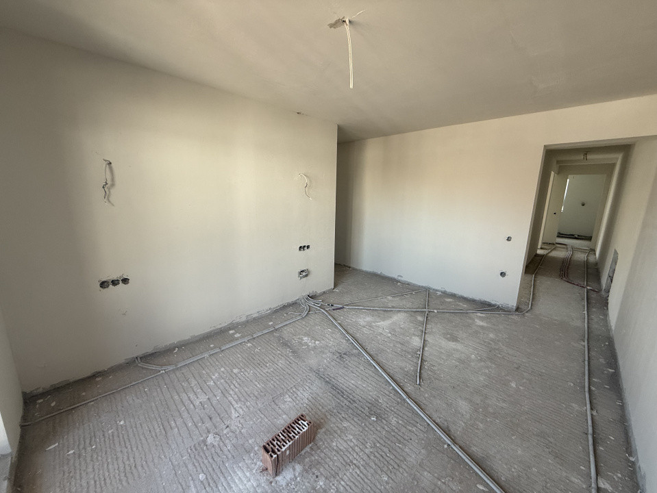Casa duplex - 170 mp utili - 4 camere - 550 mp teren - zona Tautiului, Floresti!