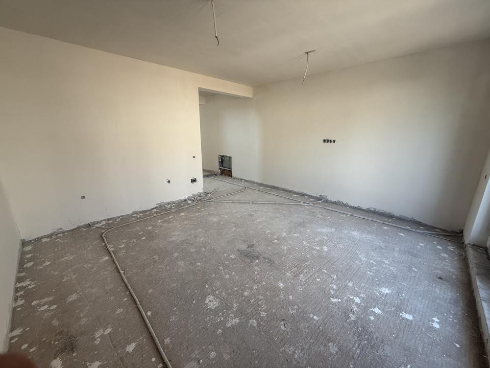 Casa duplex - 170 mp utili - 4 camere - 550 mp teren - zona Tautiului, Floresti!
