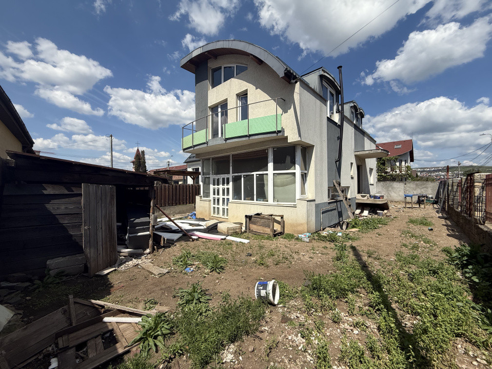 Casa 257mp utili - 5 camere - 300mp curte - zona Someseni, Cluj-Napoca!