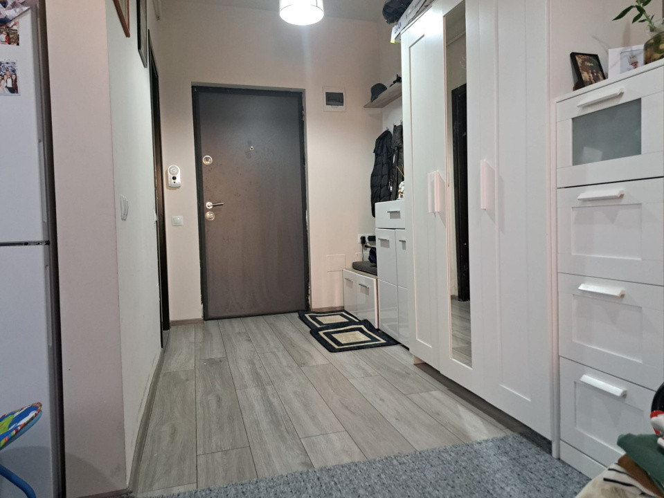 Apartamenct cu 2 camere,terasa,etaj interemediar,zona cetatii