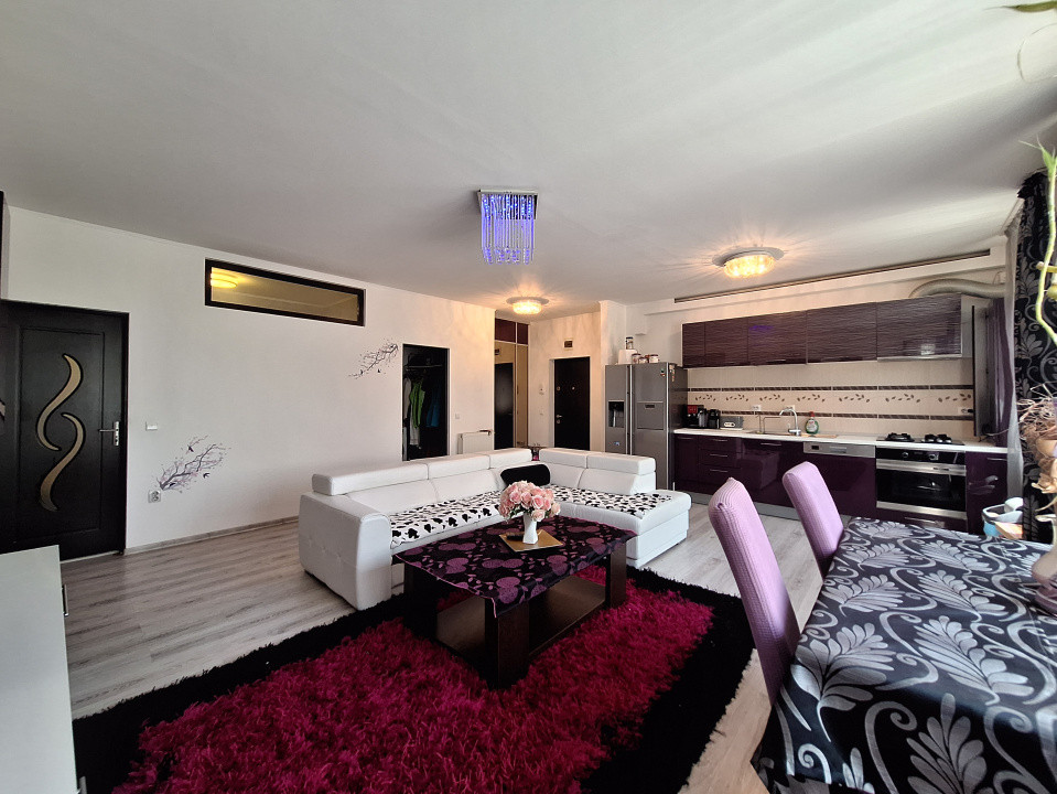 Apartament cu 3 camere, 75 mp, parcare, zona Eroilor