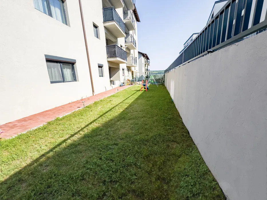 Apartament de 3 camere, 70 mp utili +Gradina, Razoare (VIVO)
