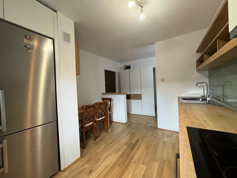 Apartament 3 camere, renovat, 70 mp utili, 2 băi, balcon, beci, Grigorescu