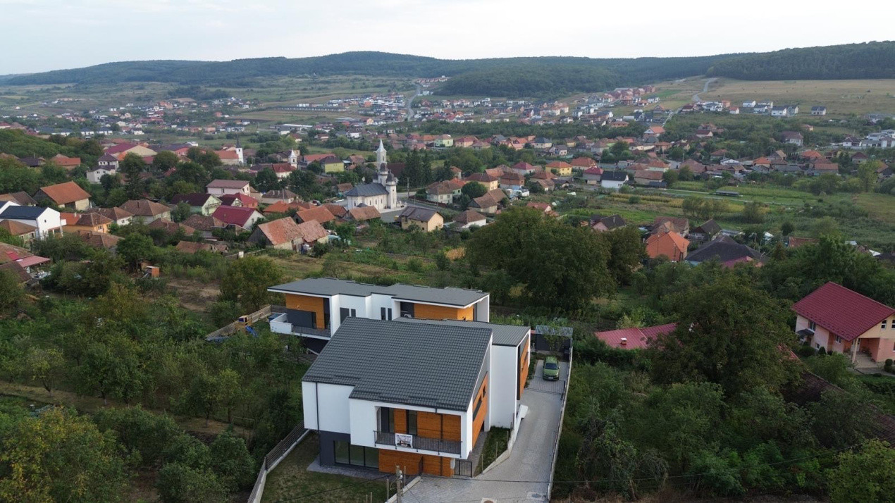 Casa Tip Duplex, 4 camere, 120 mp utili, terasa, teren 200 mp,Chinteni