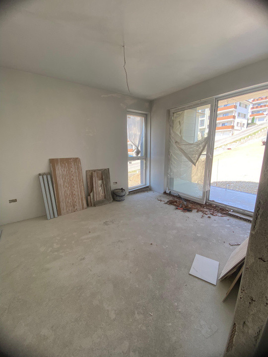 2 camere, 52 mp,  – parțial finisat, perfect de amenajat