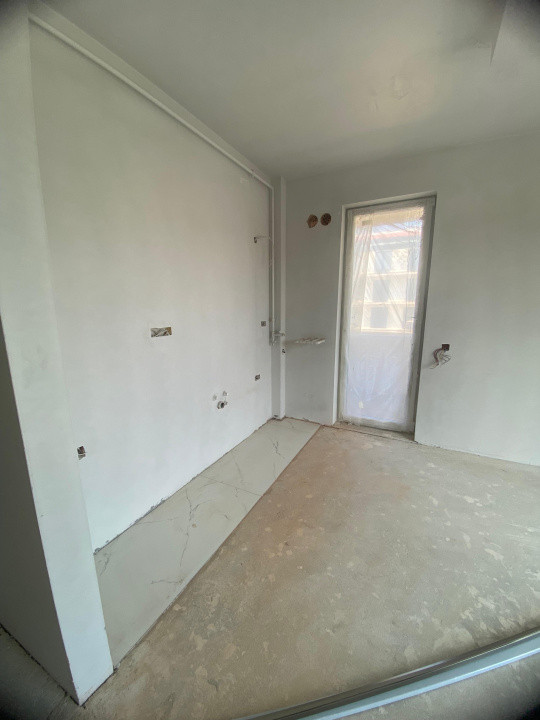 2 camere, 37mp  – parțial finisat, perfect de amenajat