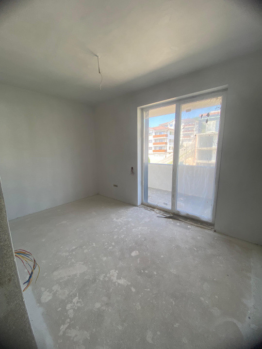 2 camere, 37mp  – parțial finisat, perfect de amenajat