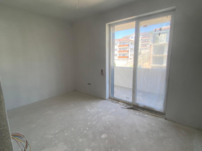 2 camere, 37mp  – parțial finisat, perfect de amenajat