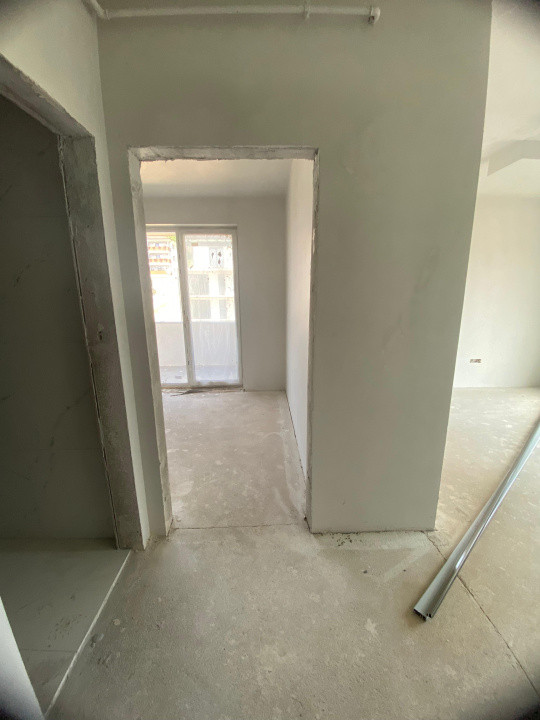3 camere + terasă 100mp, apartament parțial finisat