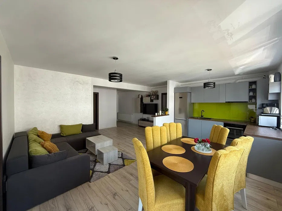 Apartament cu 3 camere, 78 mp, parcare, zona Eroilor