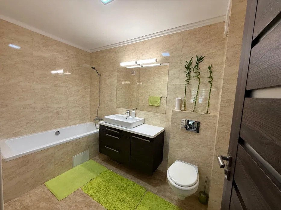 Apartament cu 3 camere, 78 mp, parcare, zona Eroilor