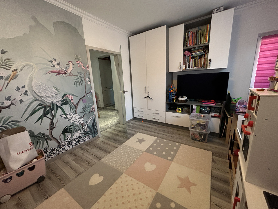 Apartament 3 camere, semidecomandat, 56 mp,  zona Eroilor 