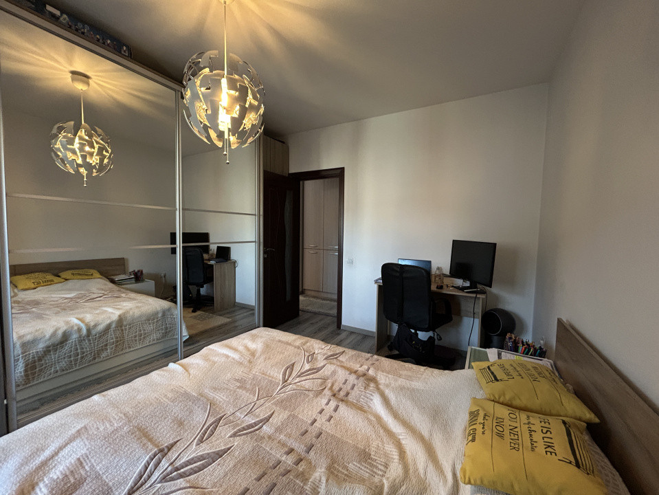 Apartament 3 camere, semidecomandat, 56 mp,  zona Eroilor 