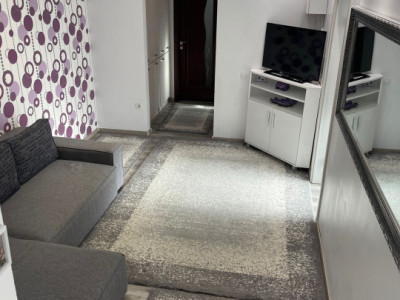 Apartament 3 camere, semidecomandat, 56 mp,  zona Eroilor 
