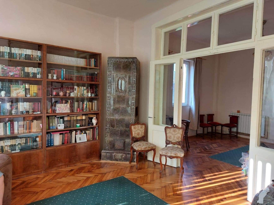 Apartament de 2 camere, decomandat, 74mp, Str Horea, zona Facultatea de Litere