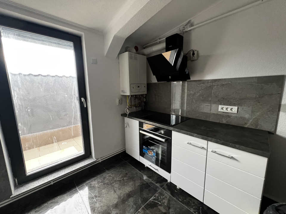 Apartament de 3 camere, 60 mp, 25 mp terasa, Zona Vivo