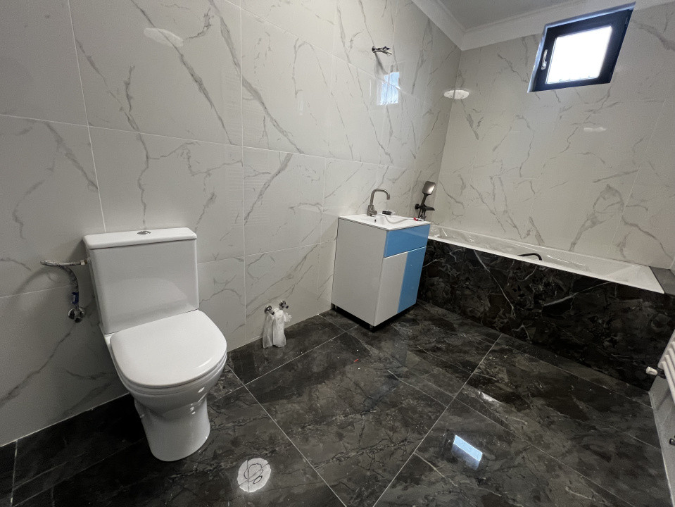 Apartament de 3 camere, 60 mp, 25 mp terasa, Zona Vivo