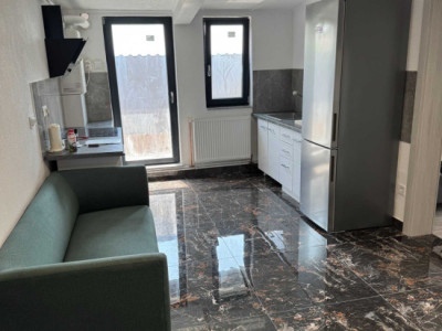 Apartament de 3 camere, 60 mp, 25 mp terasa, Zona Vivo