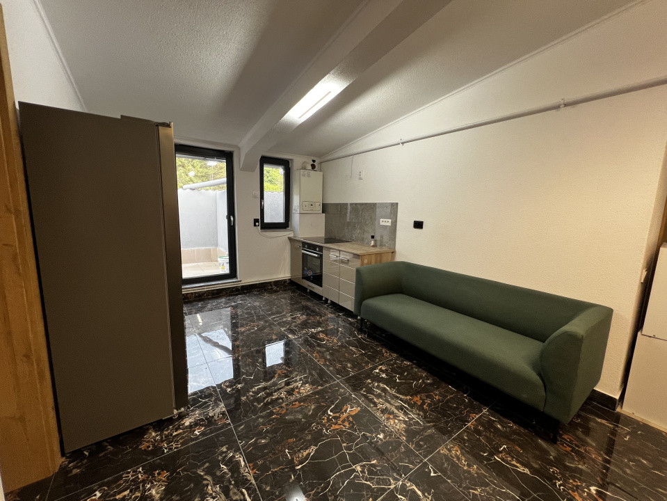 Apartament de 3 camere, 60 mp, 25 mp terasa, Zona Vivo