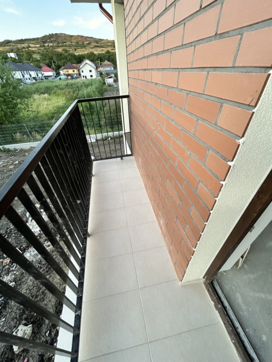 Duplex semifinisat Chinteni 120mp utili in ansamblu privat de case 