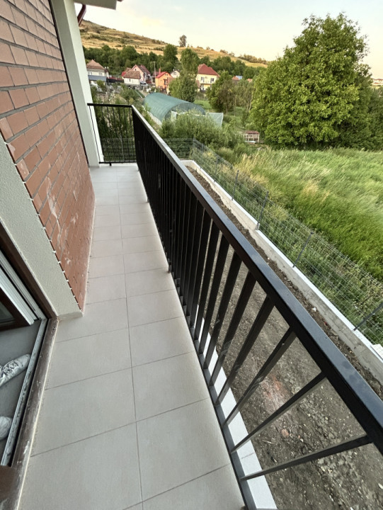 Duplex semifinisat Chinteni 120mp utili in ansamblu privat de case 