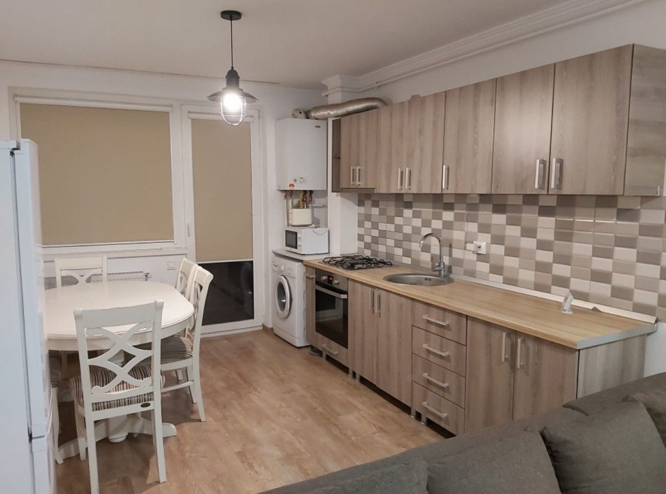 Apartament de 3 camere, 62 mp, parcare, Zona Vivo