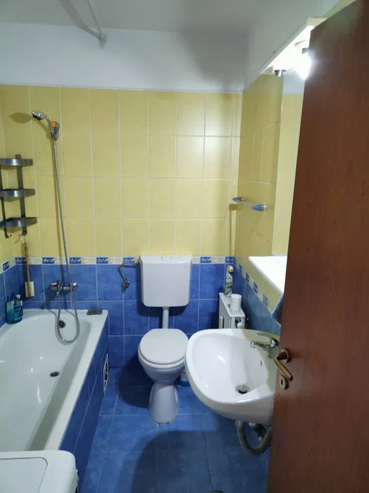 Apartament tip studio 40mp,  strada Bucuresti