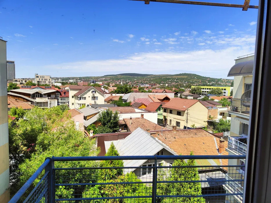 Apartament tip studio 40mp,  strada Bucuresti