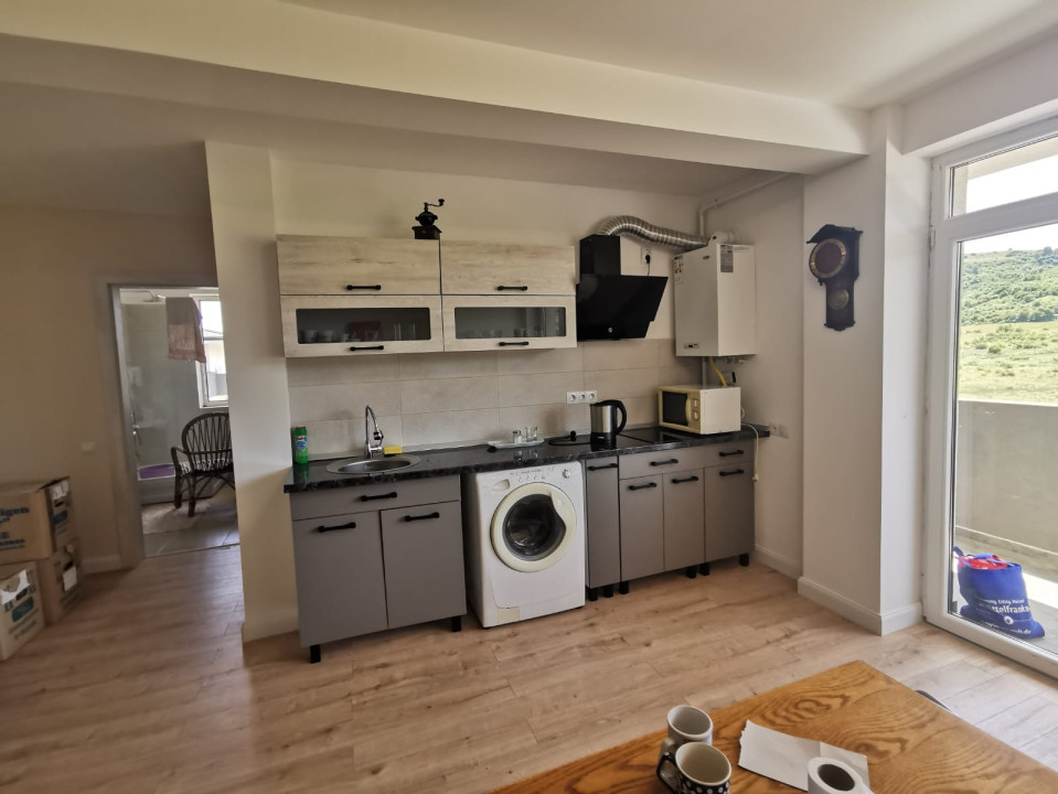 Apartament cu 2 camere, 42 mp, balcon, zona Urusagului