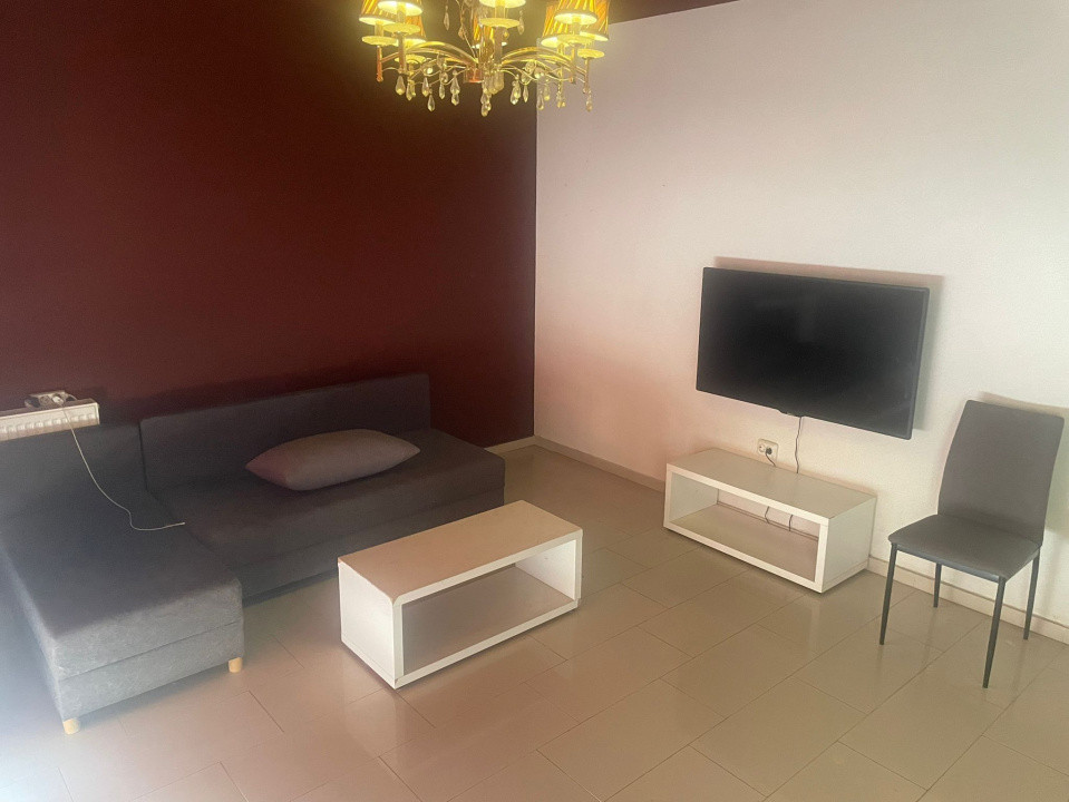 Apartament/Spatiu comercial, de 50 mp+ gradina, zona Eroilor 