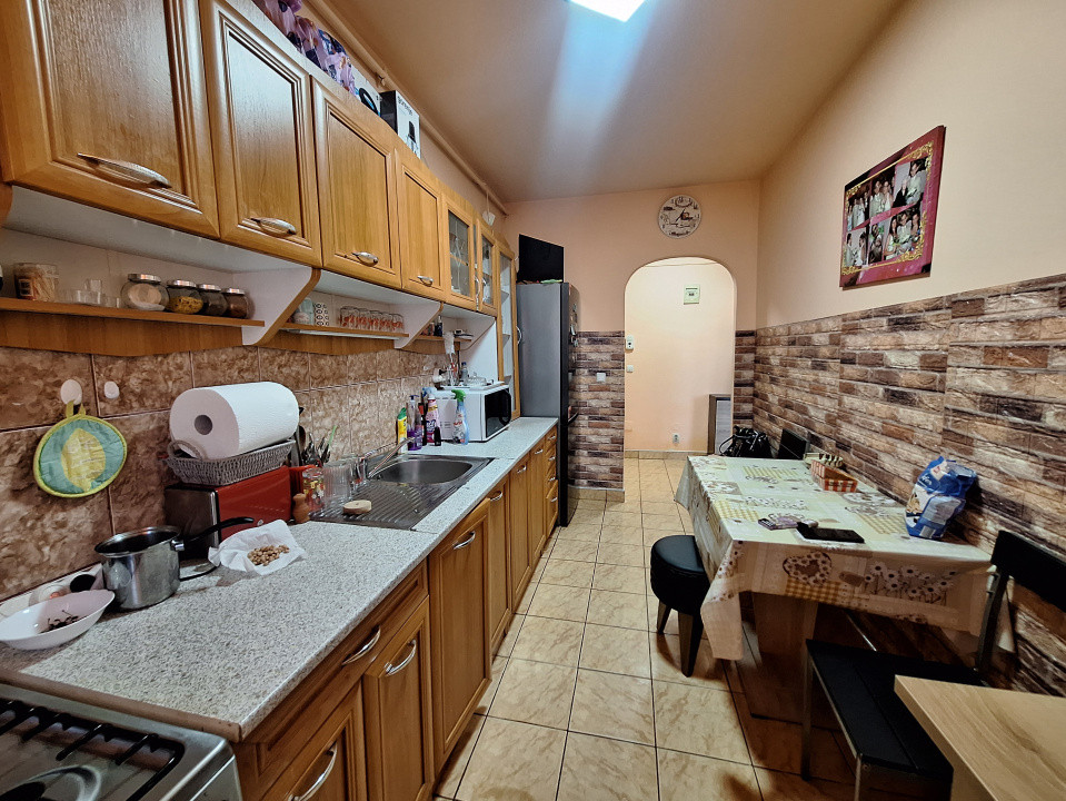 Apartament cu o camera, decomandat, balcon, zona LIDL