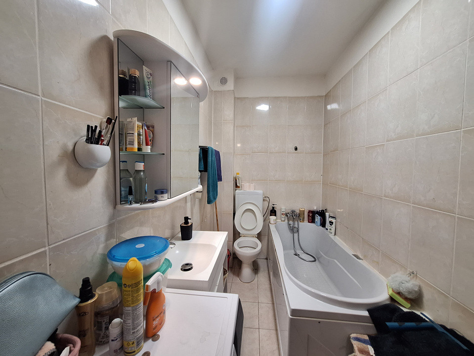 Apartament cu o camera, decomandat, balcon, zona LIDL