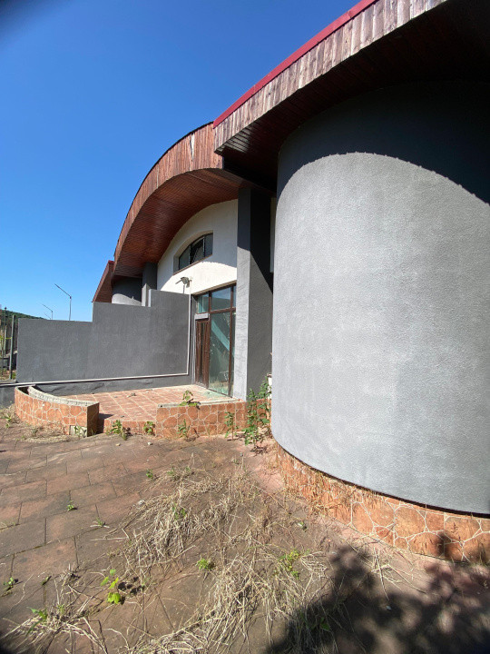 Casă tip duplex 137 mp, curte mare 383 mp, zonă liniștită 