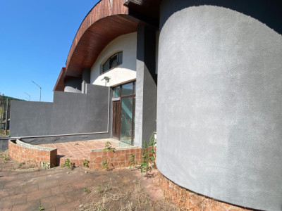 Casă tip duplex 137 mp, curte mare 383 mp, zonă liniștită 