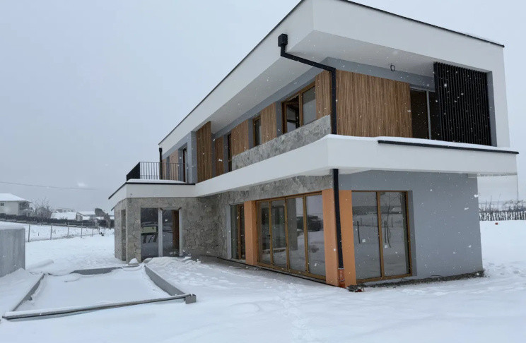 Casa de lux, piscina, garaj, 120mp utili, 550 mp curte