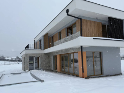 Casa de lux, piscina, garaj, 120mp utili, 550 mp curte